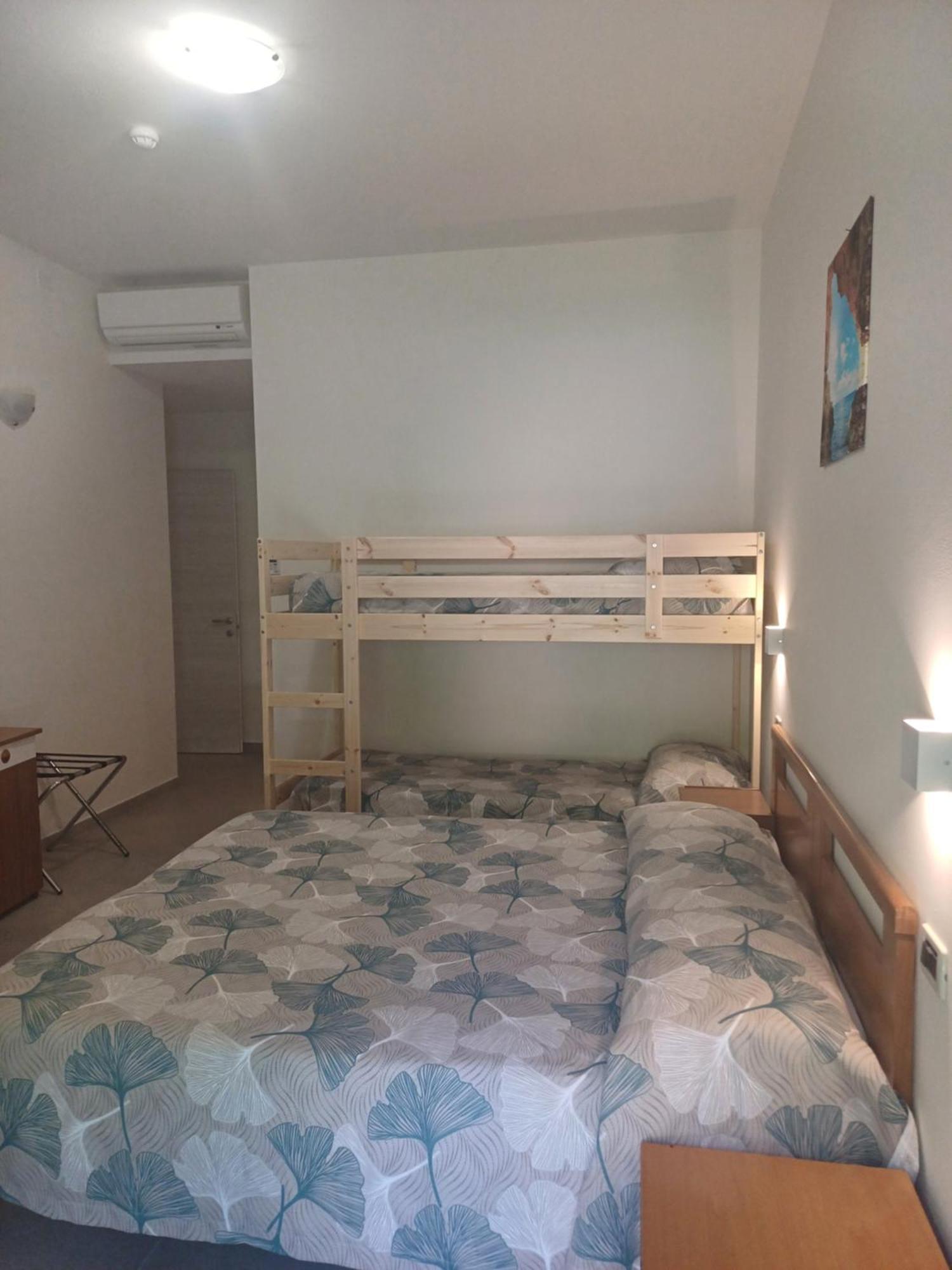 Hotel Flora 3*